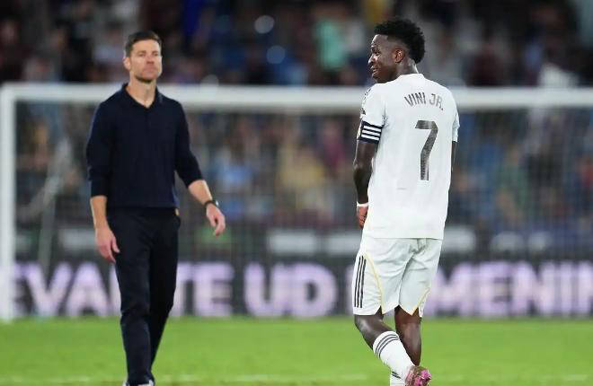 维尼修斯要求获得全队最高薪水！曼城考虑挖皇马巨星